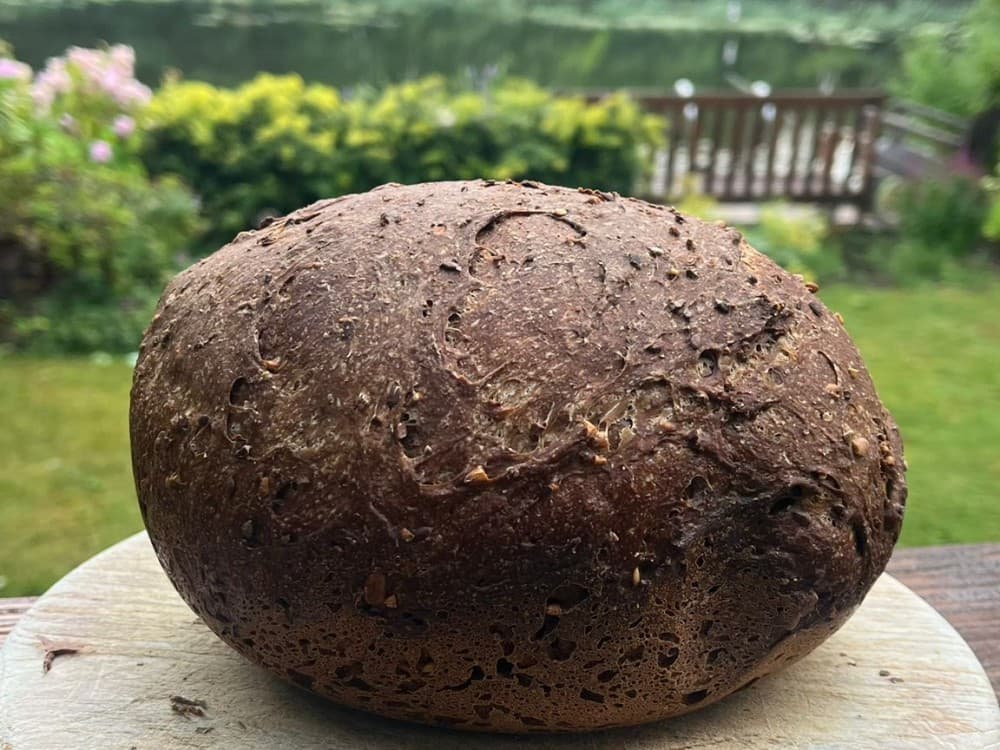 Leckeres frisch gebackenes Brot